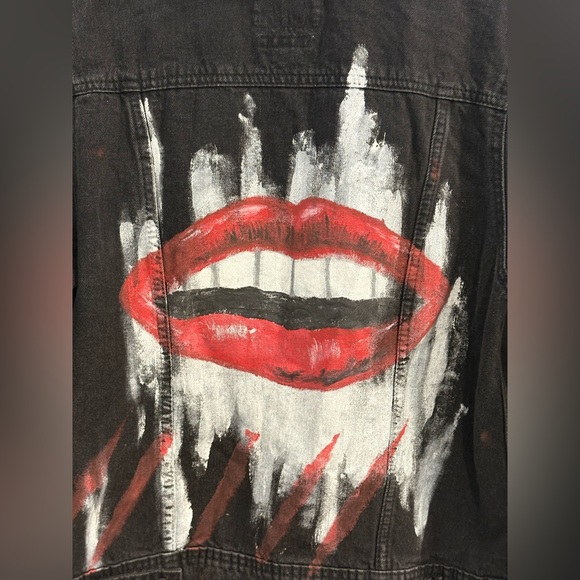 Universal Thread Black Denim Jacket with Bold Lip Design - Picture 8 of 10